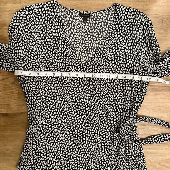 Talbots Black White Wrap Top Womens Small Long Sleeve V Neck - Picture 5 of 10